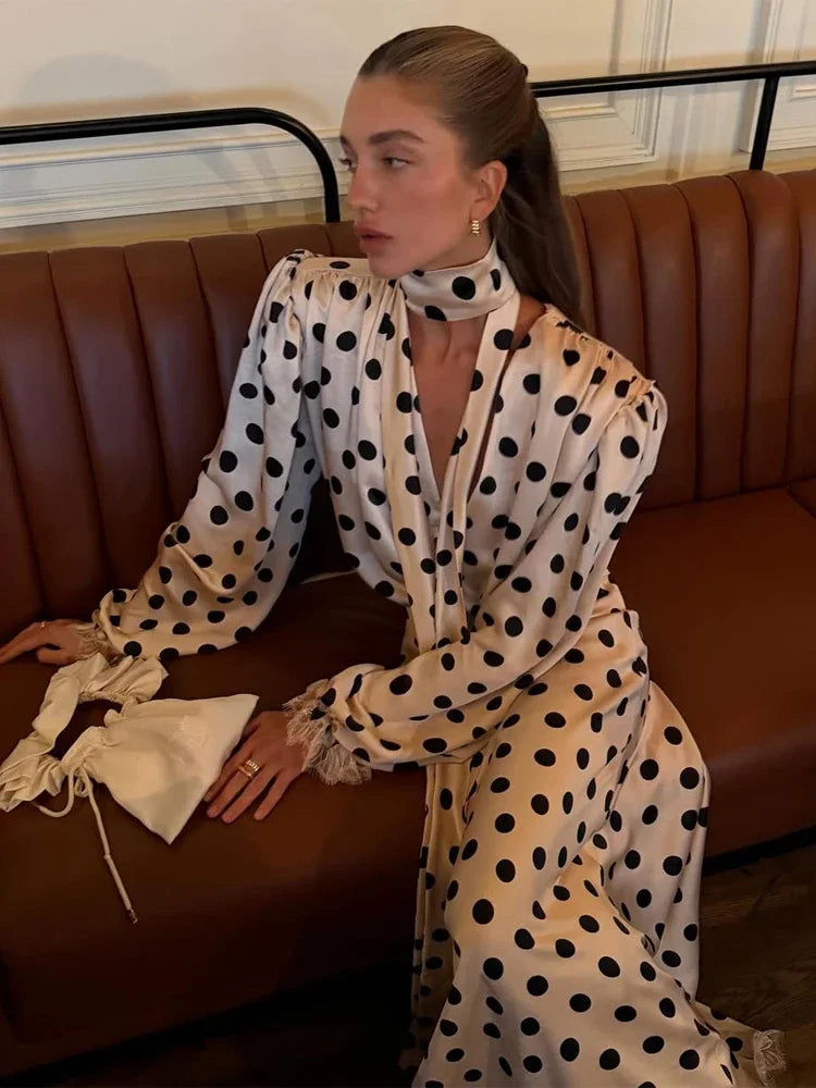 ROBE ÉLÉGANTE PETITS POIS COU