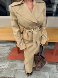Ensemble élégant trench et jupe longue