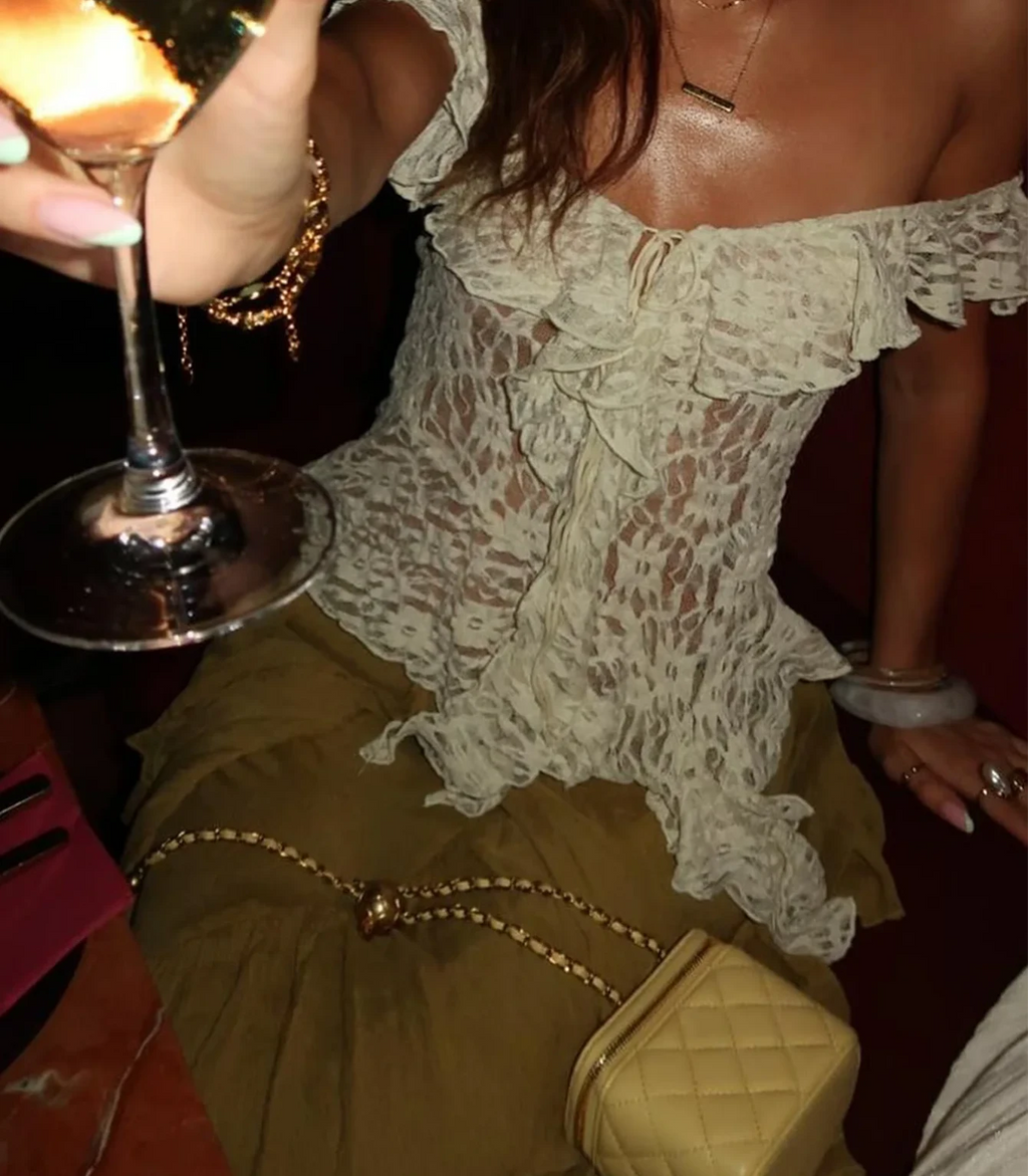 TOP DENTELLE VINTAGE MANCHES COURTES