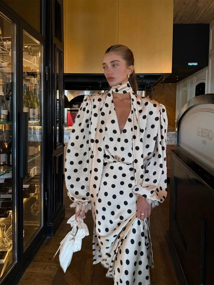 ROBE ÉLÉGANTE PETITS POIS COU