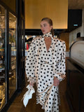ROBE ÉLÉGANTE PETITS POIS COU