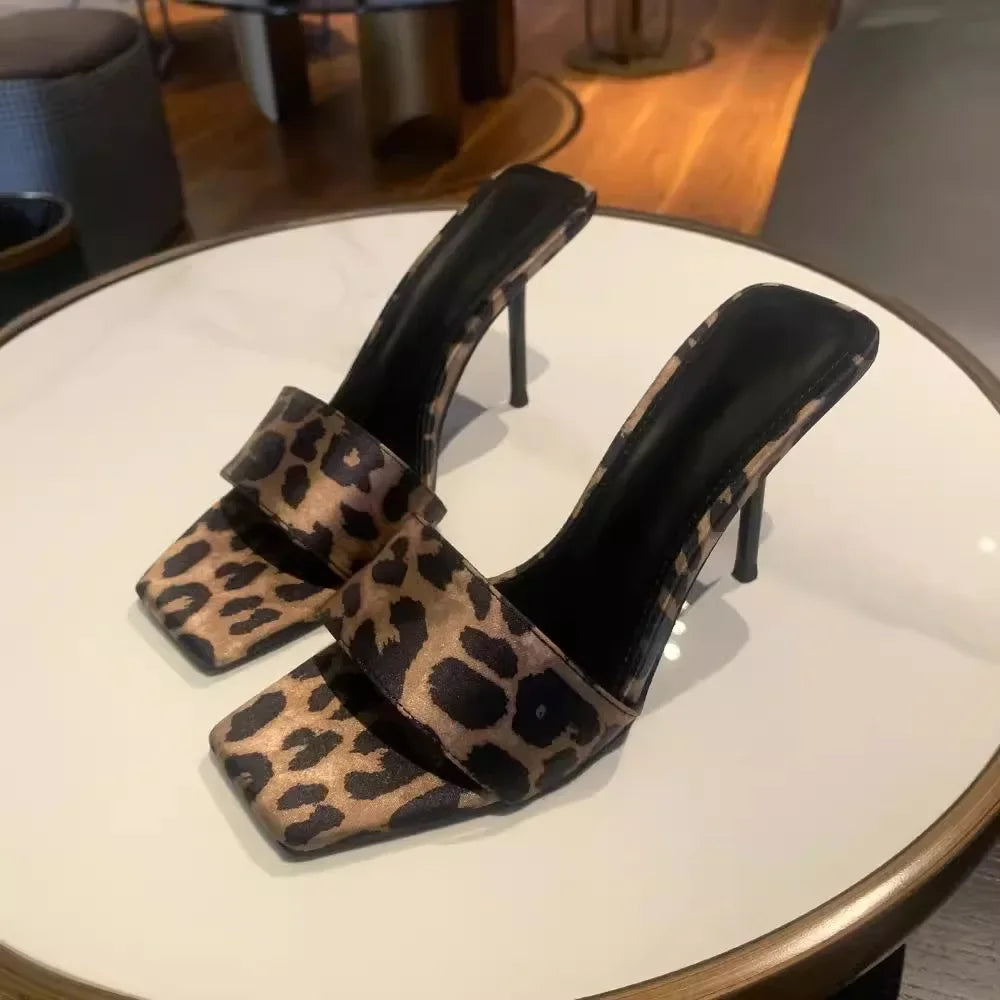 SANDALES LEOPARD SATIN