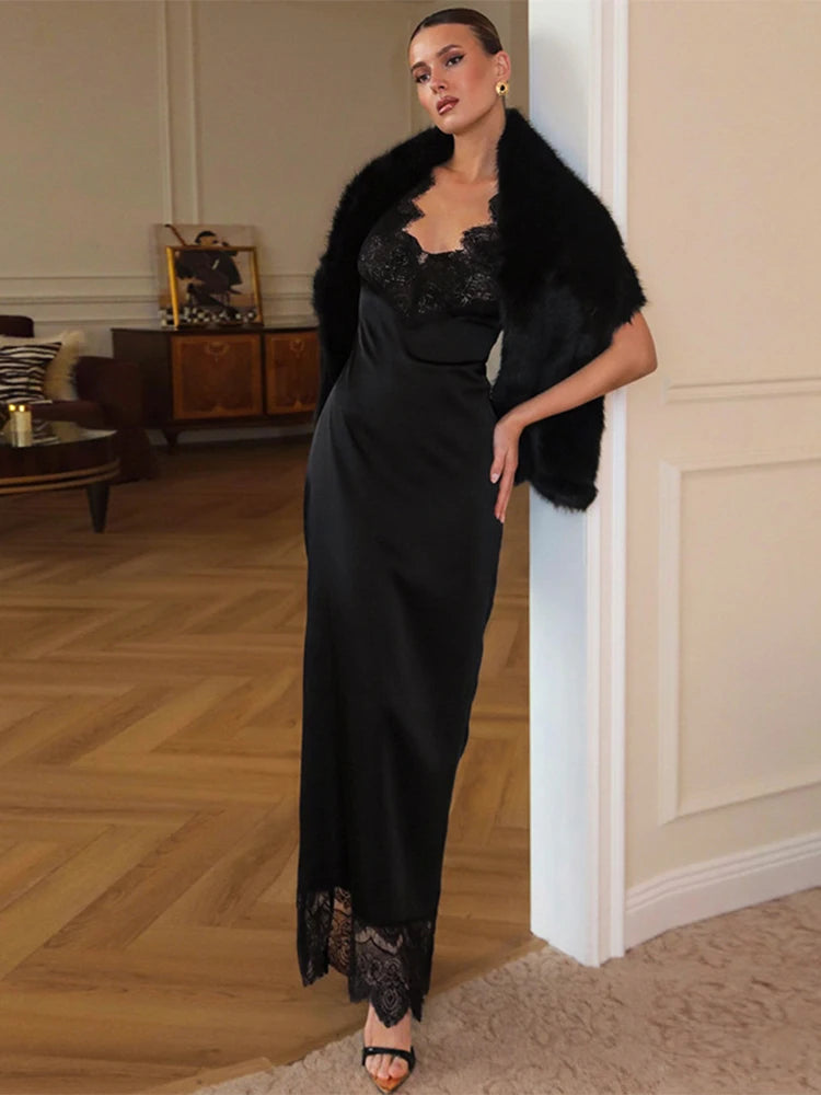 ROBE SATINÉE DÉTAIL DENTELLE