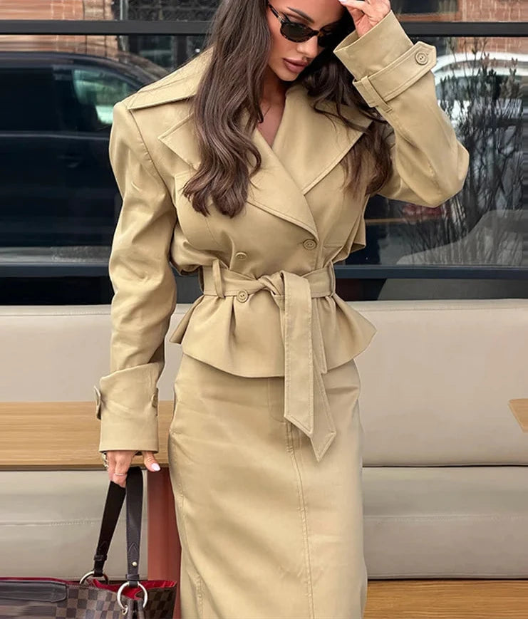 Ensemble élégant trench et jupe longue