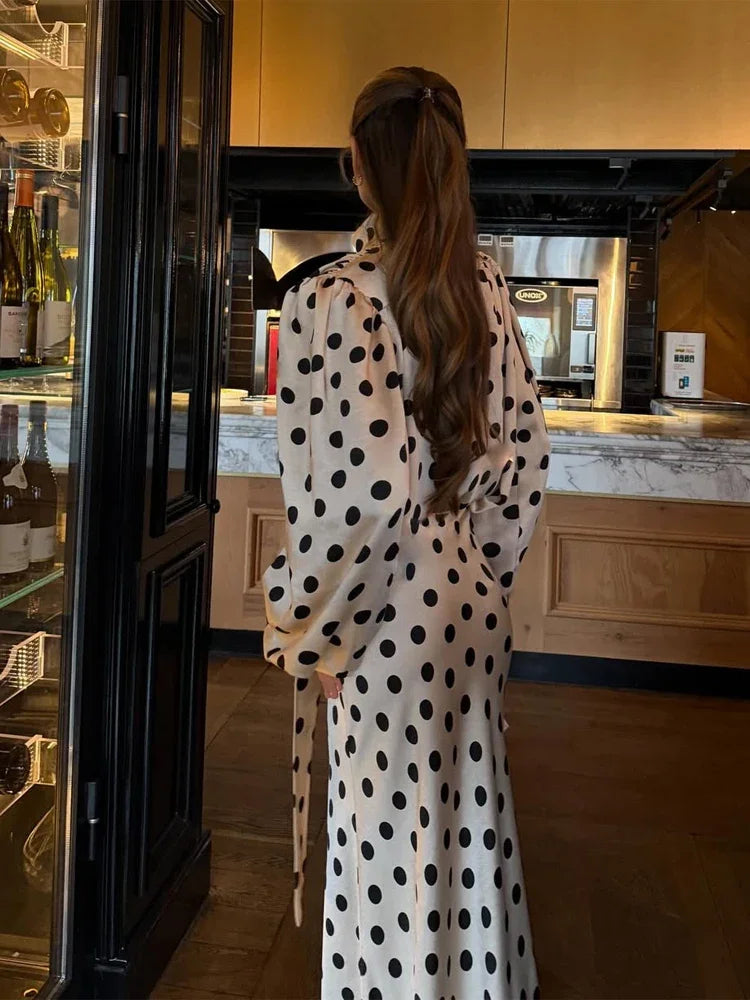 ROBE ÉLÉGANTE PETITS POIS COU